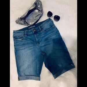 Land’s End Preowned Denim Bermuda shorts Sz12